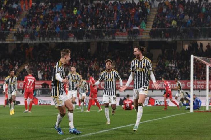 أدريان رابيو لاعب يوفنتوس